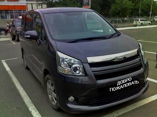 Такси по Анапе на мини вене Тойта Нооах